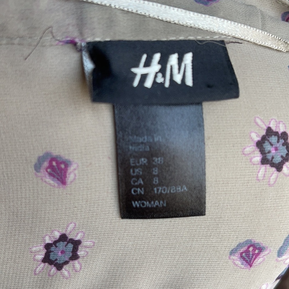 H&M • Dress - Picture 9 of 10